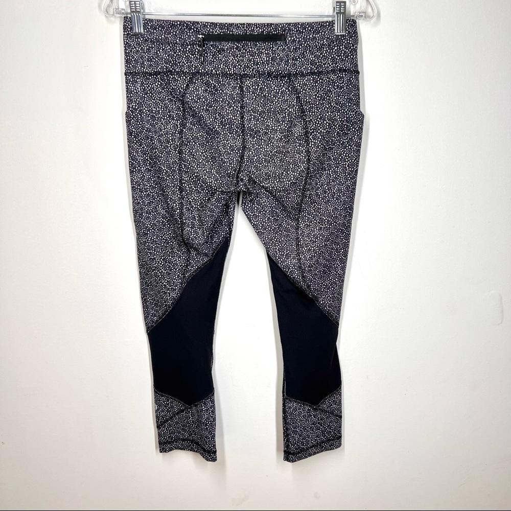 Lululemon Pace Rival Crop Freckle Flower Black Sz 6 - Picture 3 of 12